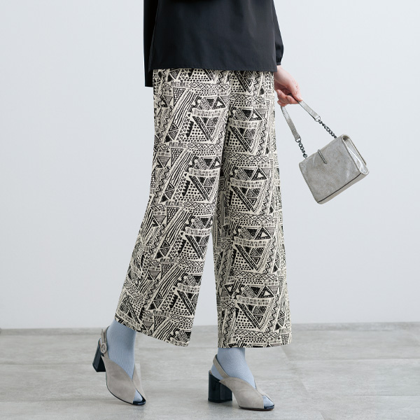 幾何学柄 プリントセミワイドパンツ | 京都通販ミセスの